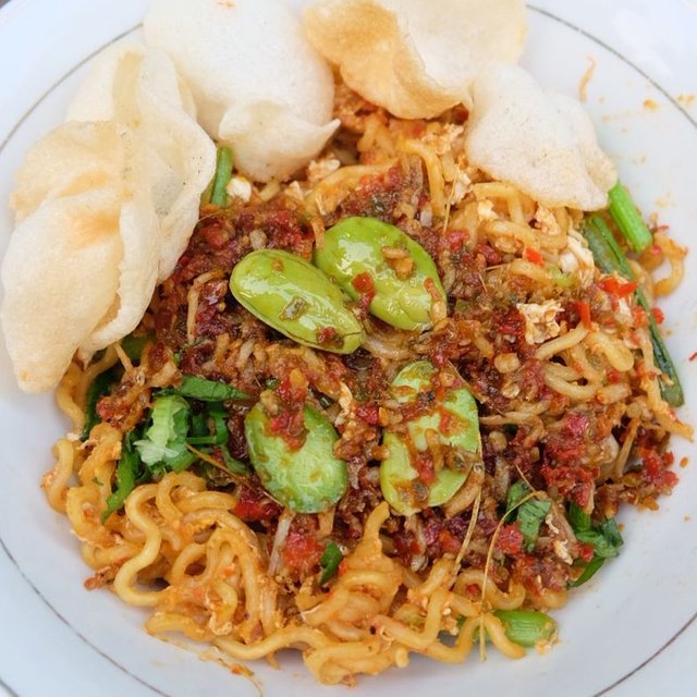 Hasil gambar untuk Mie goreng sambal pete.
