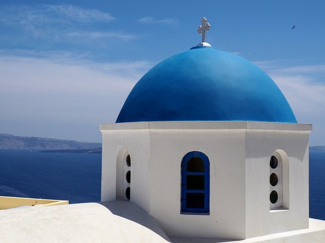 https://cdn.pixabay.com/photo/2017/06/27/18/08/santorini-2448299_960_720.jpg