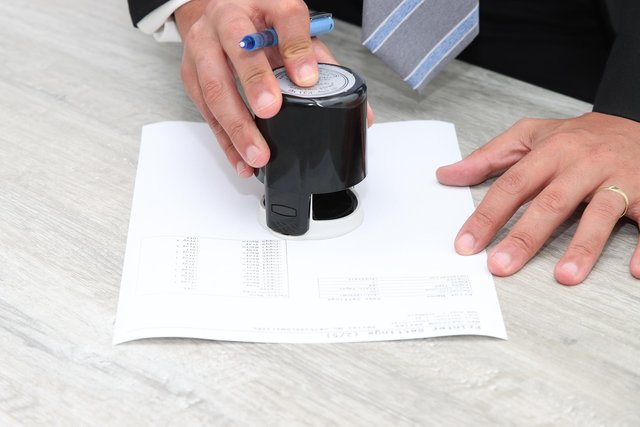 serving divorce documents for signing