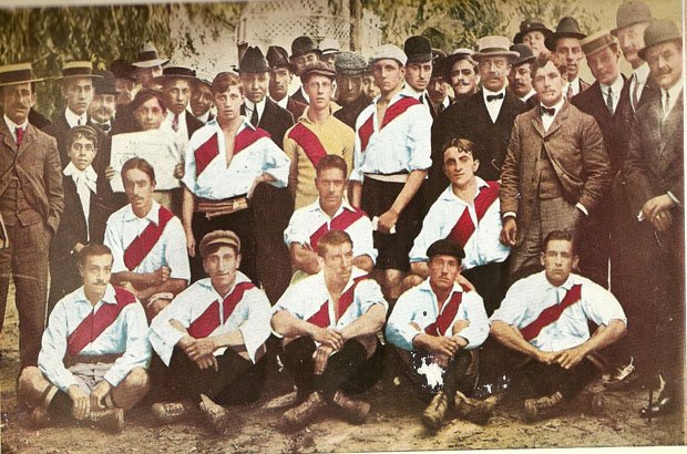 River_Campeón_1908.jpeg