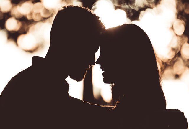 silhouette-couple.jpg