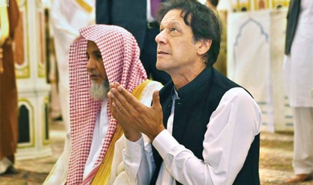 imran-khan-in-madinah.jpg