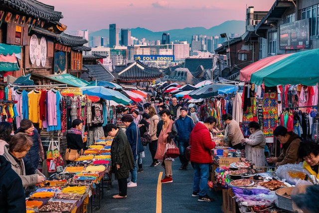 a-bustling-scene-at-the-seoul-folk-flea-market-cap-deyGXW3iS4KW_uLYGPwcZQ-SlOdd6apQfyPGz9RjEvCOQ.jpeg