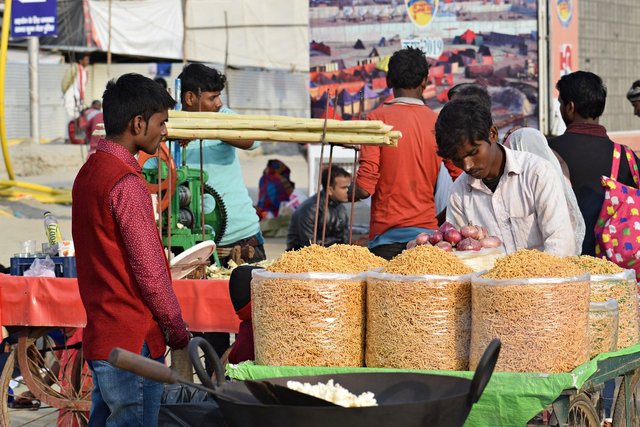 street-vendor-5033238_1280.jpg