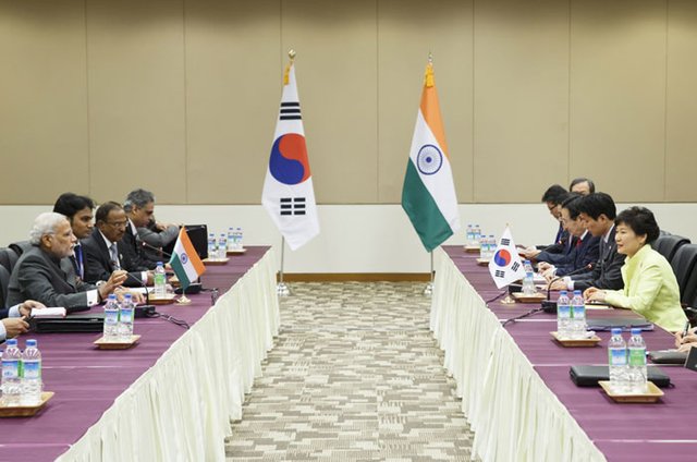 South_Korean_President_Park_Geun-hye_and_Indian_Prime_Minister_Narendra_Modi_hold_the_Korea-India_summit_in_Naypyidaw,_Myanmar.jpg
