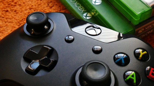 xbox-controller-with-two-games.jpg