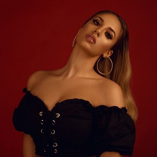 alina-baraz_05-25-18_20_5b086ea10da2b.jpg