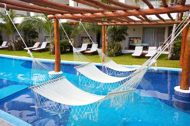 Hammock-pool-side.jpg