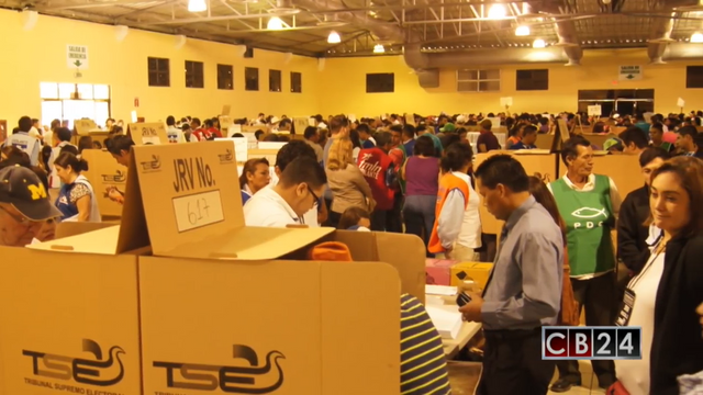 Voters In El Salvador.png