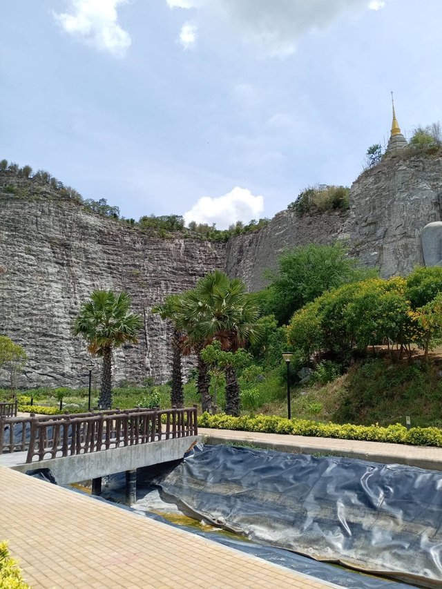 Phra Phuttha Phusayakiriya Sri Suwannaphum5.jpg