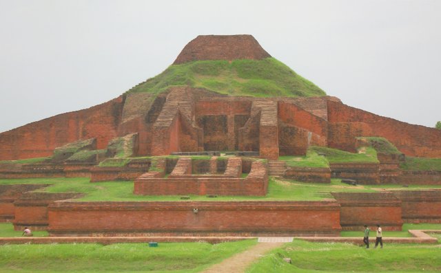 Somapura_Mahavihara_(পাহাড়পুর_বৌদ্ধ_বিহার).jpg