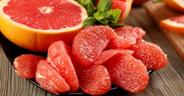 Fresh-Organic-Pink-Grapefruit-with-Mint.jpg