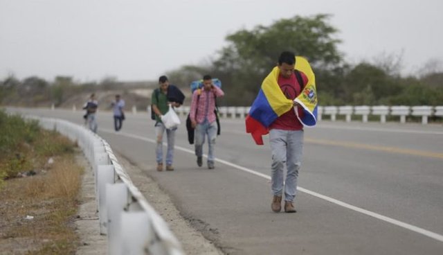 Caminantes-venezolanos-696x400.jpeg