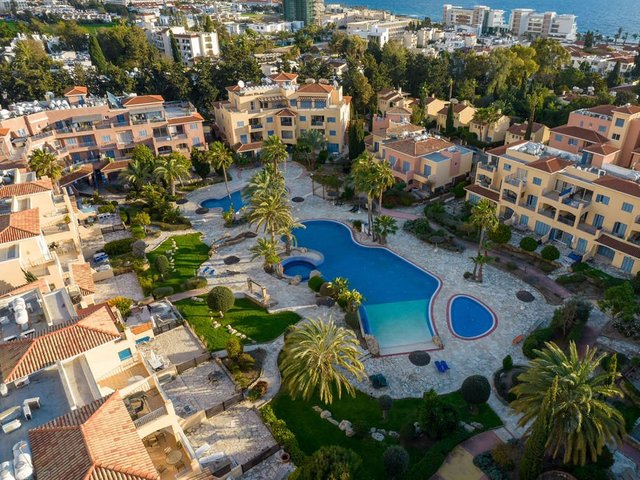 LimnariaGardens3.jpg