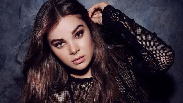 ESTA SÍ Hailee-750x422.jpg