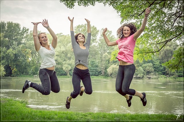 person-people-woman-jump-jumping-female-portrait-park-leisure-outdoors-happy-sports-beautiful-pretty-happy-people-physical-exercise-human-action-physical-fitness-936980.jpg