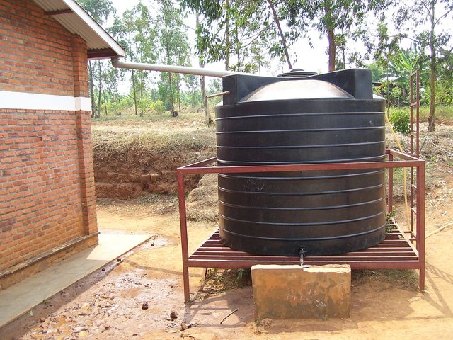 Rainwater_harvesting_tank_(5981896147).jpg