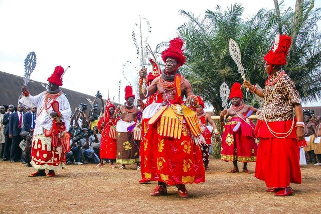 xchiefs-performing-the-famous-igue-dance-during-the-igue-celebrations.jpg.pagespeed.ic.GNPkWcJ8qb.jpg