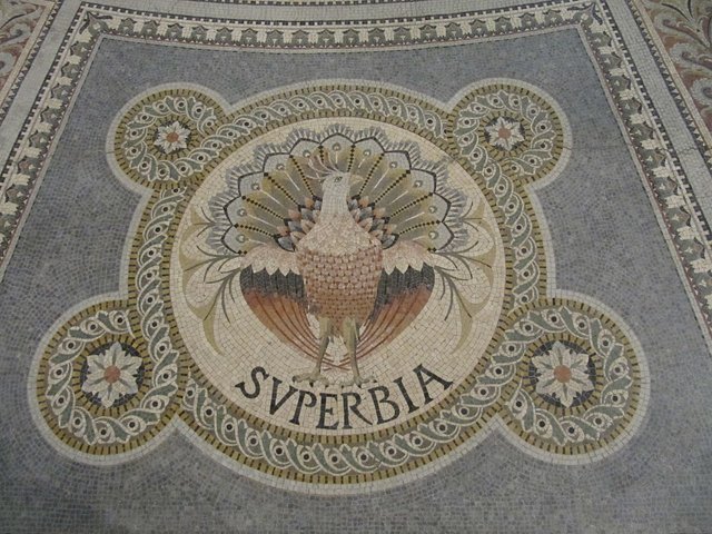 1280px-Superbia_(mosaic,_Basilique_Notre-Dame_de_Fourvière).jpg