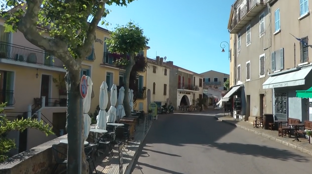16.-Córcega-(Cargese)centro-storico.png