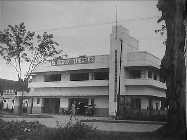 Bioskop Empress Theater di Makassar, 1946. DLC..jpg
