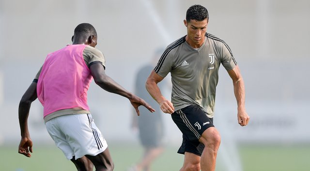 Cristiano-Ronaldo-180913-Training-G-1050.jpg