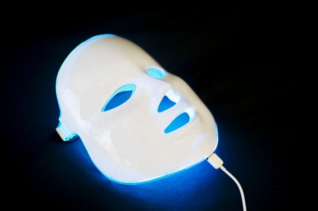 led-light-facial-mask.jpg
