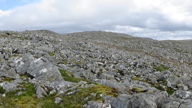 37 Masses of silvery rocks on way to Chno Dearg.jpg