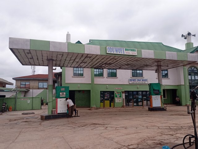 Oduwoye Petrol Station.jpg