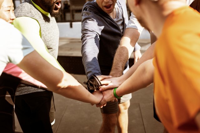 le-persone-che-esercitano-in-palestra.jpg