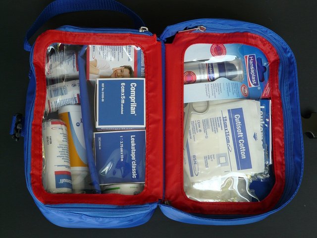 first-aid-kit-59645_960_720.jpg