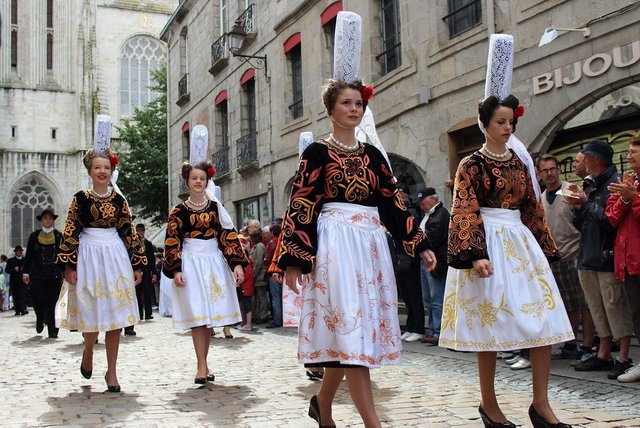 large_Festival de Cornouaille in the city of Quimper-brittany-france-bigouden-coiffe-shutterstock_1429244885.jpg_c8ecbcf72c.jpg