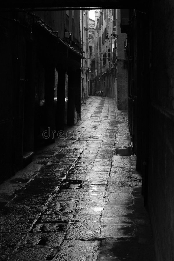 callejón-oscuro-en-venecia-3623877.jpg