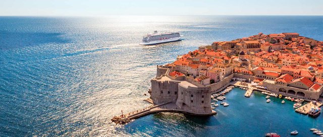 CC_SEA_Dubrovnik_Coastline_1680x716_tcm13-76651.jpg