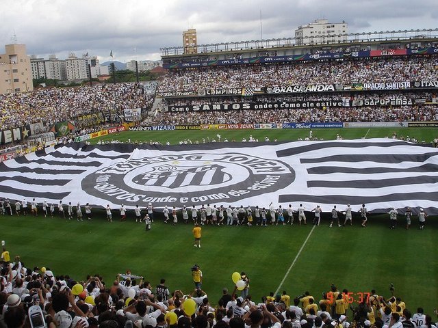 Estadio_Urbano_Caldeira,campo_do_santos_fc,Brasil_-_panoramio.jpg