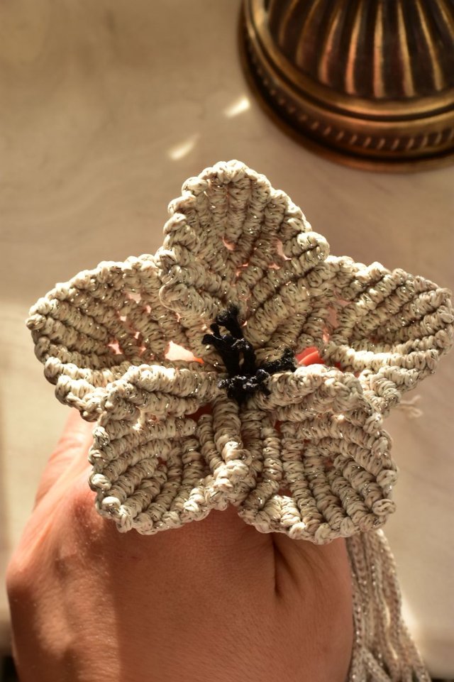 ruth-girl macrame flowers (11).JPG