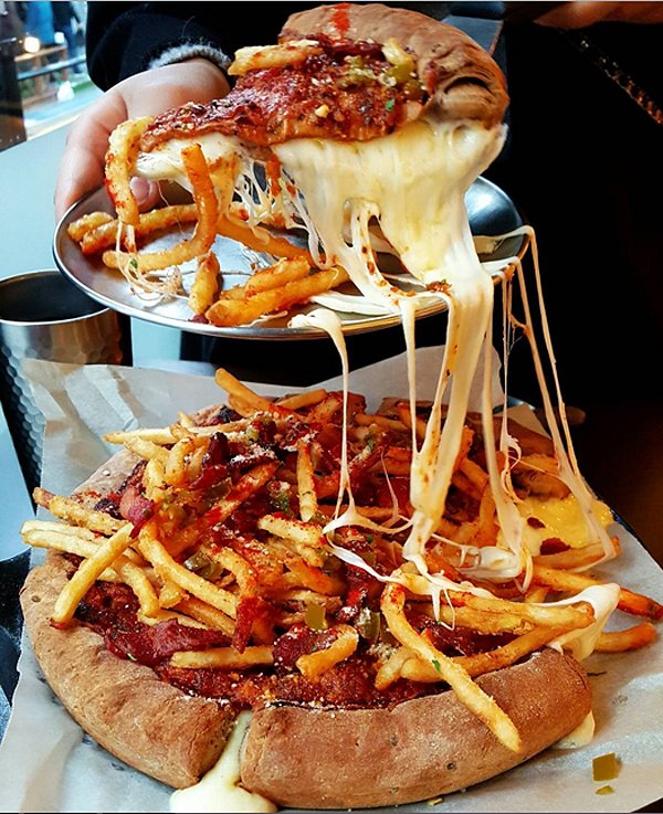 food-porn-friday-times-french-fries-literally-gave-us-life-deep-dish-french-fry-pizza.jpg