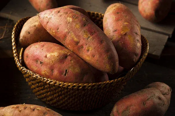 depositphotos_53188533-stock-photo-organic-raw-sweet-potatoes.jpg
