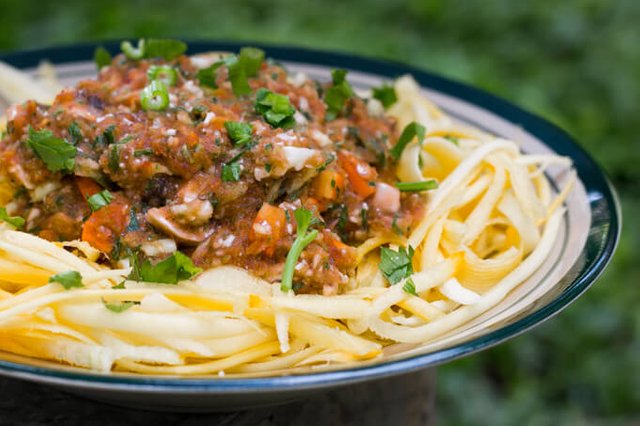 Roh-vegane-Gemuese-Bolognese.JPG