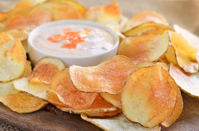 Homemade-Potato-Chips-with-Buffalo-Ranch-Dip-3.jpg