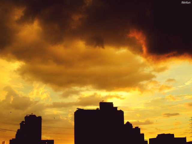 messy clouds in Bangkok Thailand fitinfun.jpg