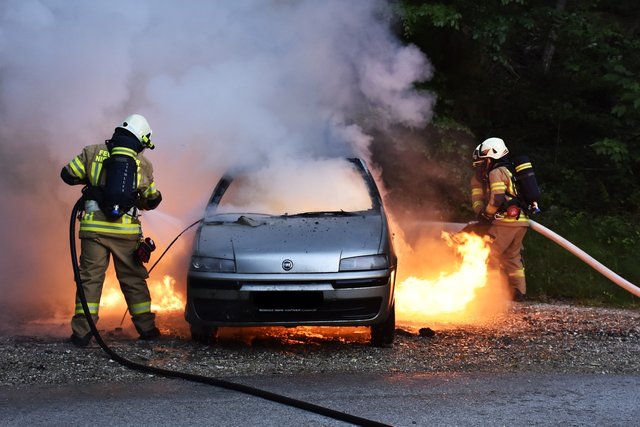 fire-fighters-4272012_1280.jpg