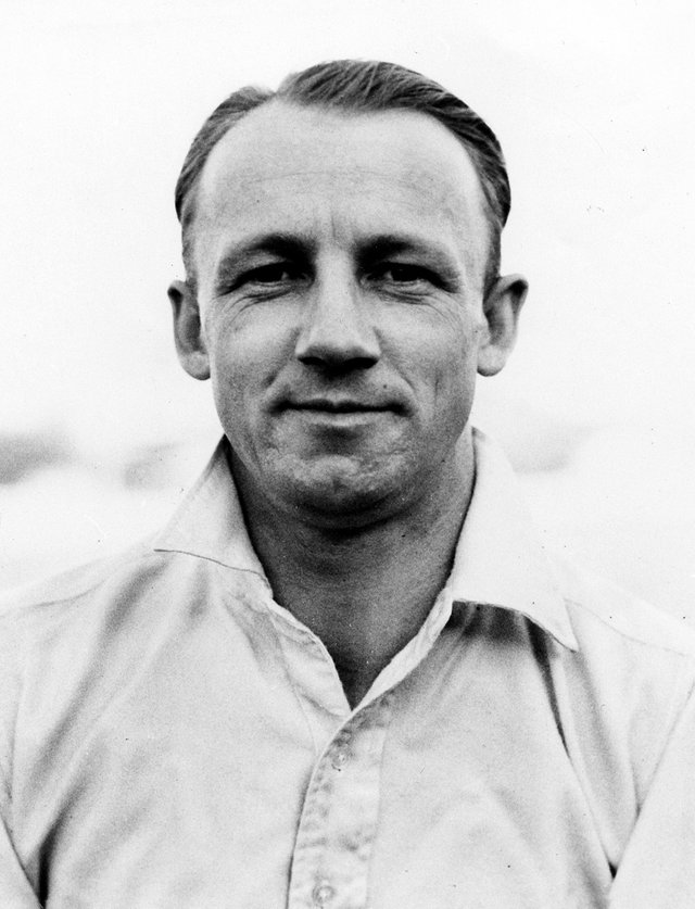 Don_Bradman_1930.jpg