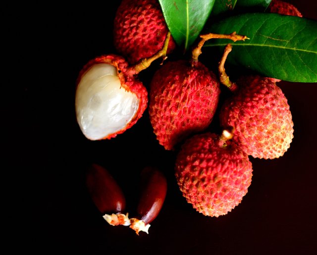 lychee-gcc0b3165f_1920.jpg