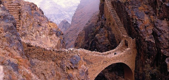 yemen-shahara-bridge-930x445.jpg