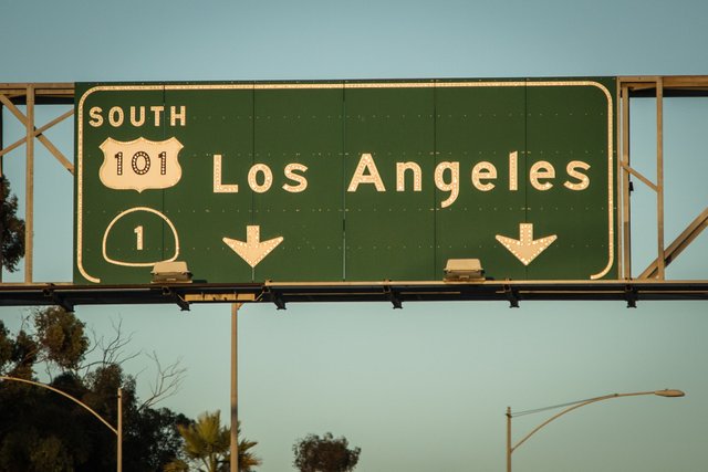 Los_Angeles_Sign_–_US-101_Highway_1_8176048092_o.jpg