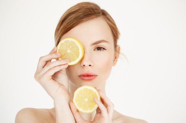 young-naked-beautiful-girl-with-clean-healthy-skin-hiding-eye-lemon-slice-beauty-spa-cosmetology_176420-9337.jpg