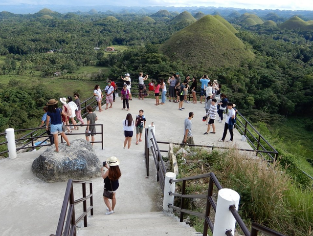 chocolate hills2.png