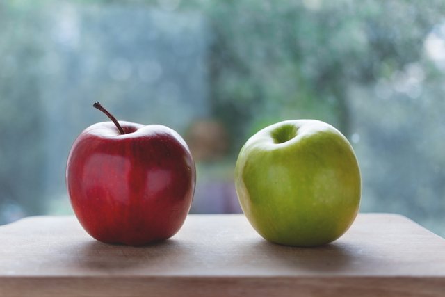 apples-color-delicious-159240.jpg