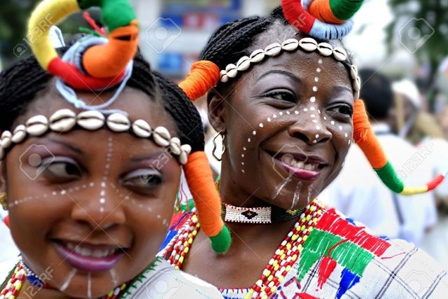 10165661-CHENGDU-MAY-23-Folk-dance-show-of-nigerian-girl-in-the-1st-International-Festival-of-the-Intangible--Stock-Photo.jpg
